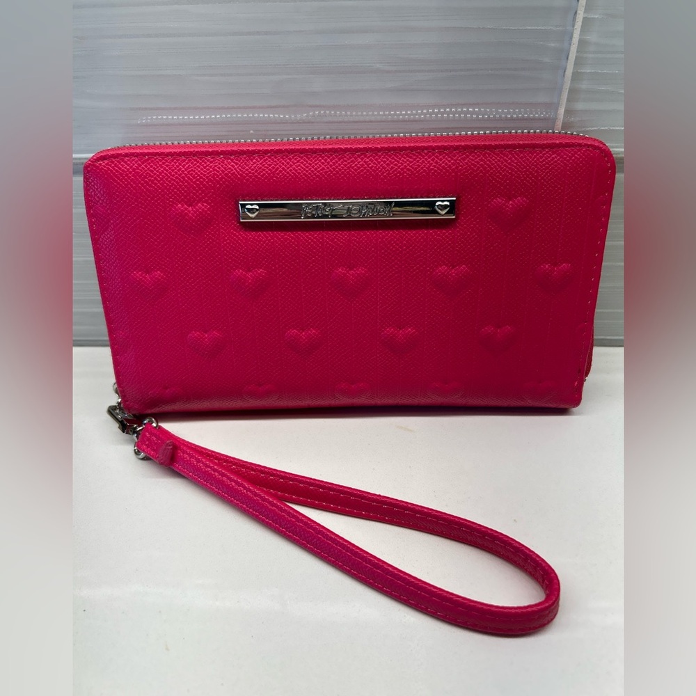 Pink Heart-Patterned Wristlet